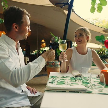 Shongwe Oasis Hotel Виктория Фолс Екстериор снимка