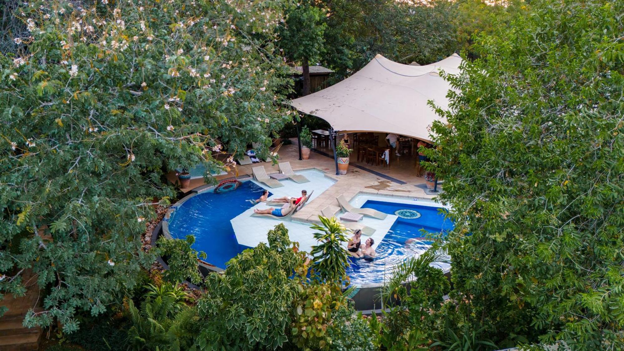 Shongwe Oasis Hotel Виктория Фолс Екстериор снимка