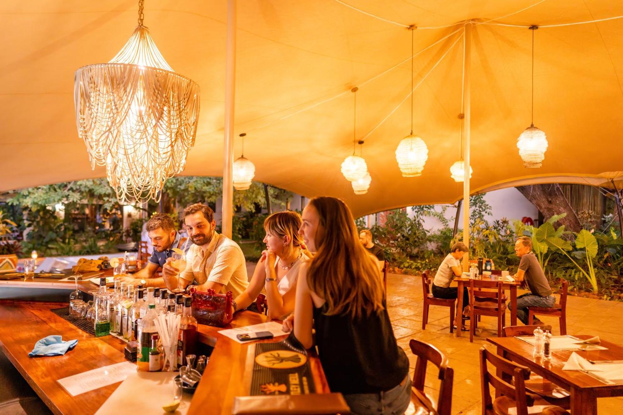 Shongwe Oasis Hotel Виктория Фолс Екстериор снимка